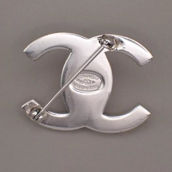 CHANEL CC Logo Turn Lock Pin Brooch 96P Clip-On Silver SHW Vintage authentic - Picture 4 of 8